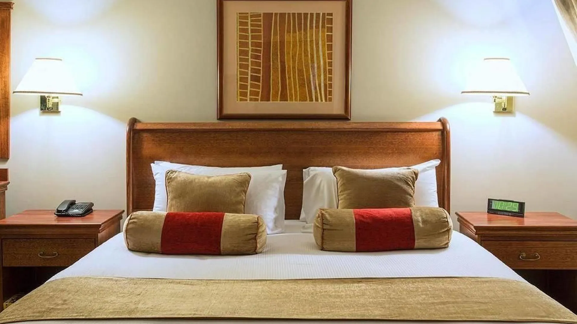 **** Hotel The Chancellor On Currie Adelaida Australia