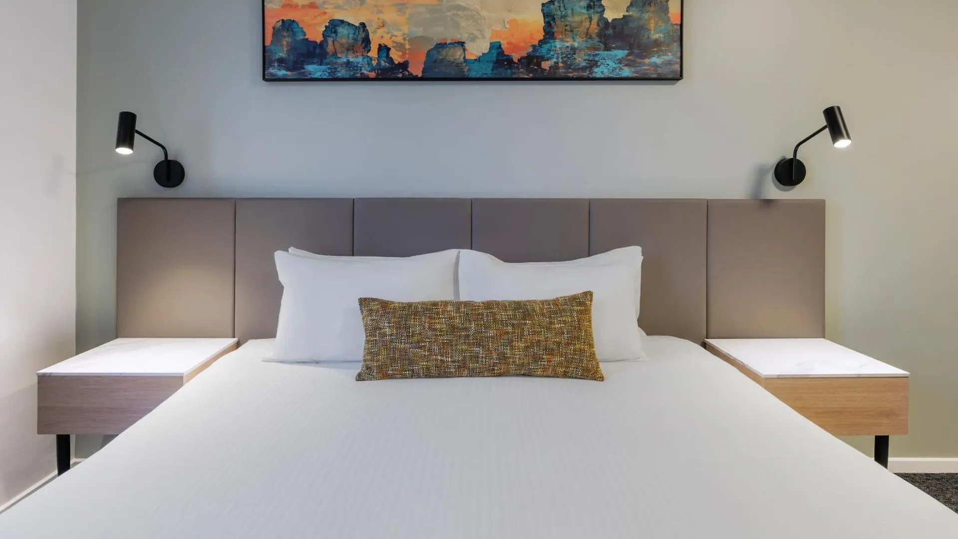 Hotel The Chancellor On Currie Adelaide
