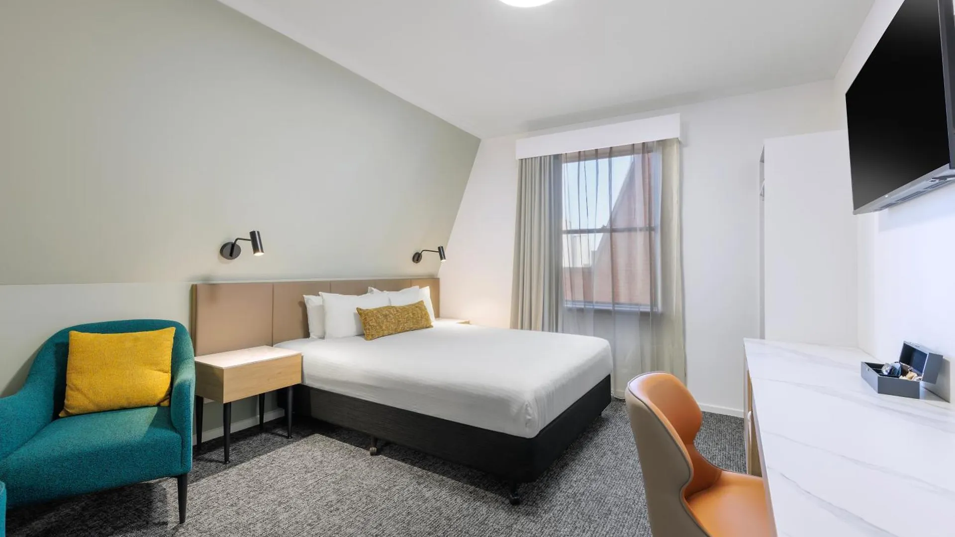 The Chancellor On Currie Adelaide Hotel
